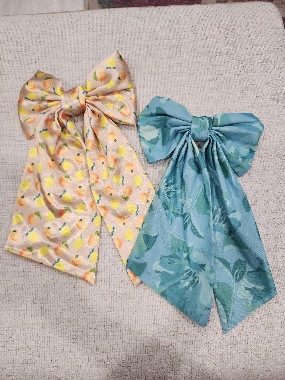 Anthropologie Girls' Peach & Teal Oversize Bow Hair Clips — Fruit & Floral Print